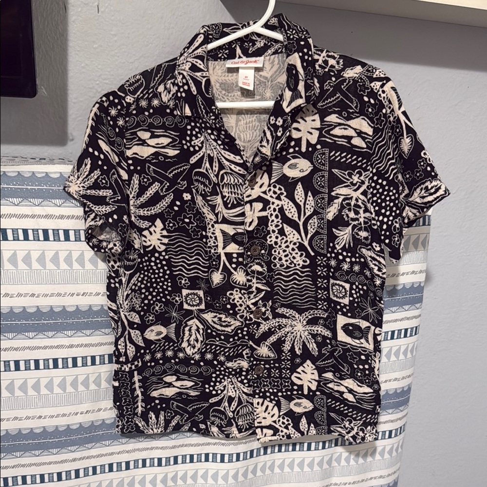 Cat & Jack Black and White Blouse with Tropical Print like new